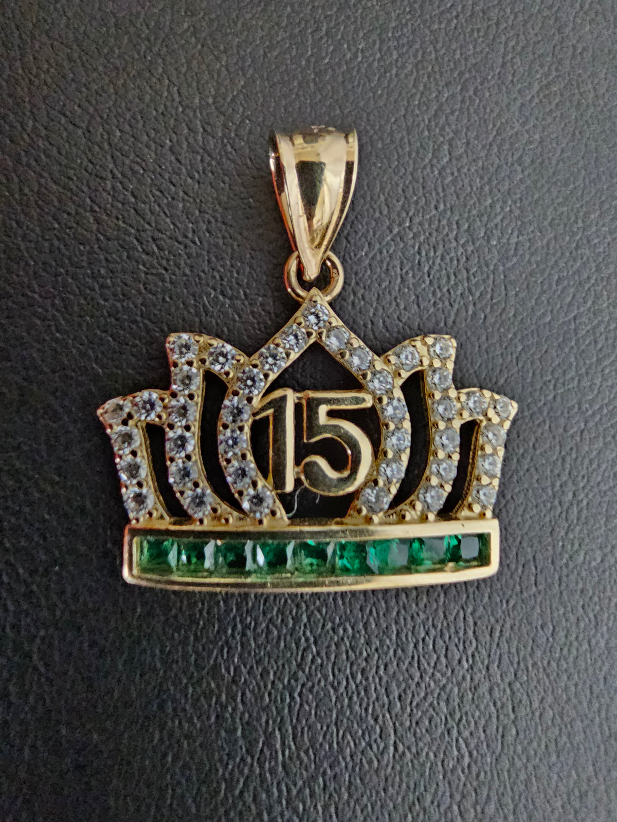 14k Solid Gold Quinceñera Pendant